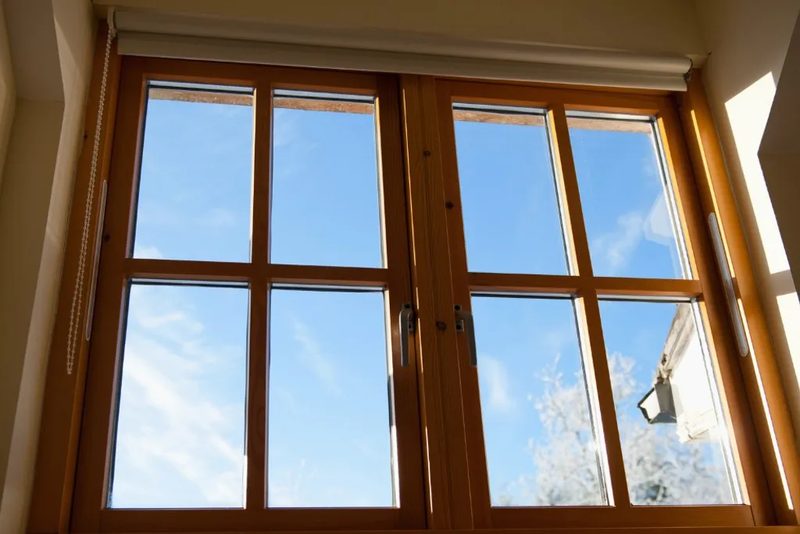 Ventana de madera lacada para exterior