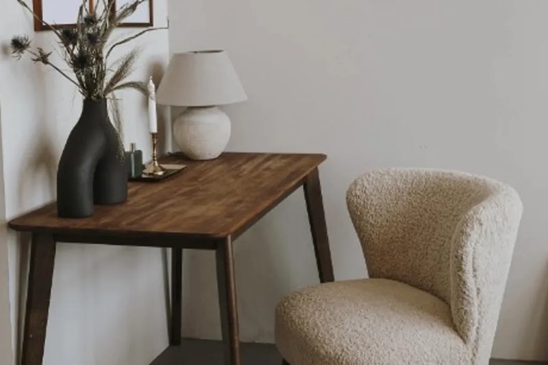 Mueble de recibidor a medida con banco y zapatero